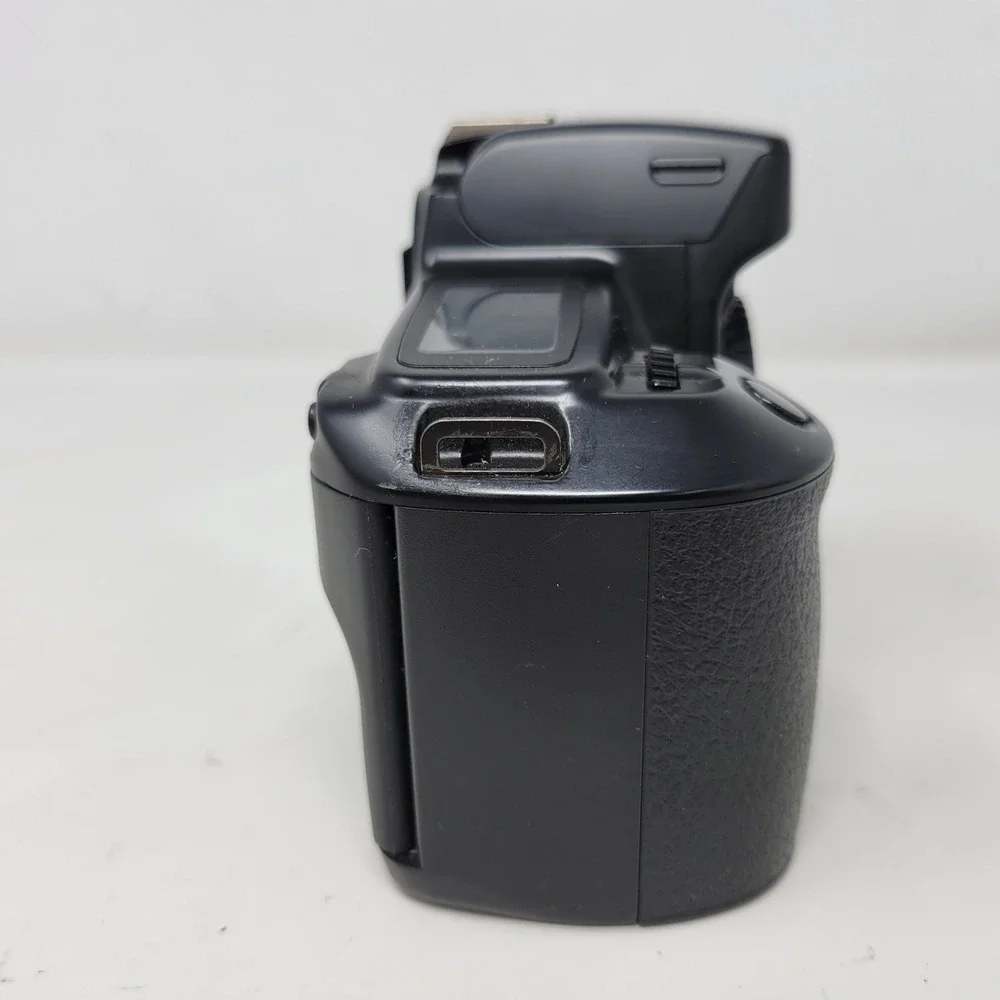 Canon EOS Rebel S II 35mm SLR Film Camera Body Black Taiwan